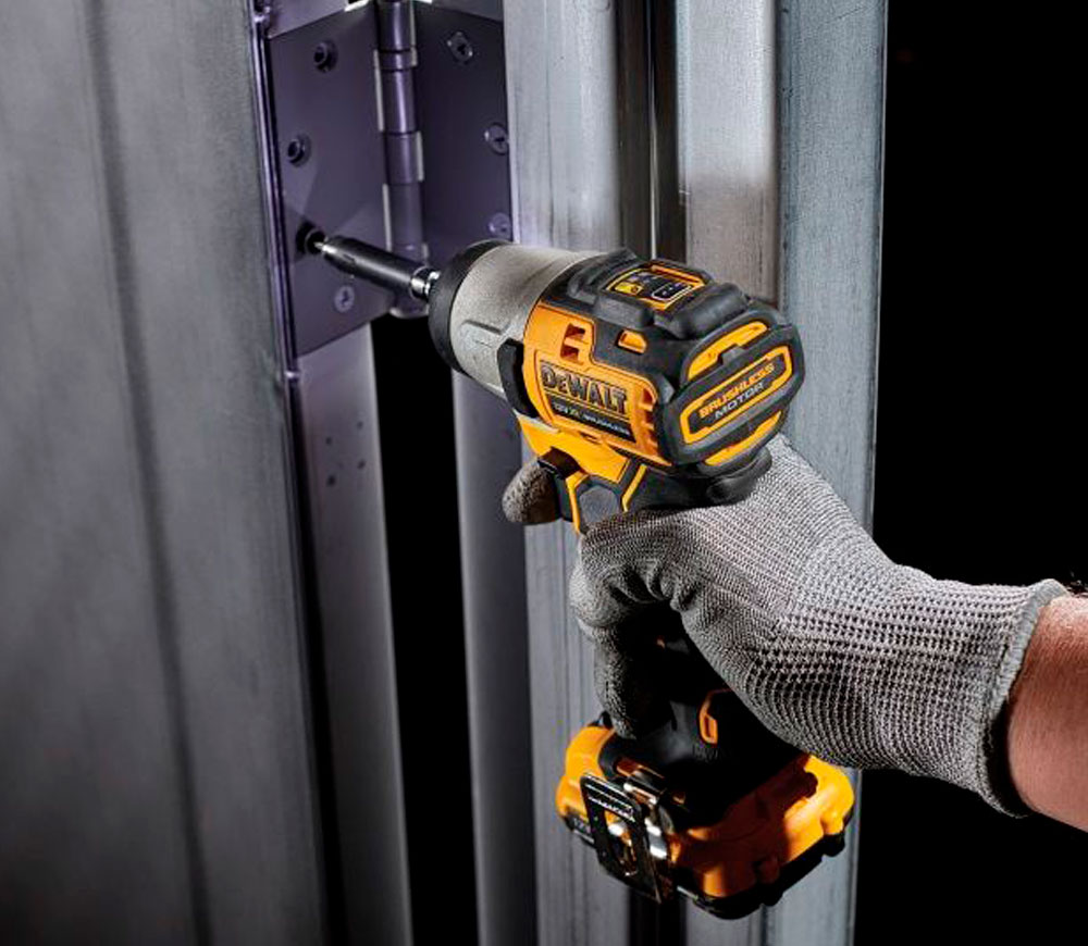 Mașină de înșurubat cu acumulator DEWALT DCF801D2-QW 12V 2.0Ah photo 2