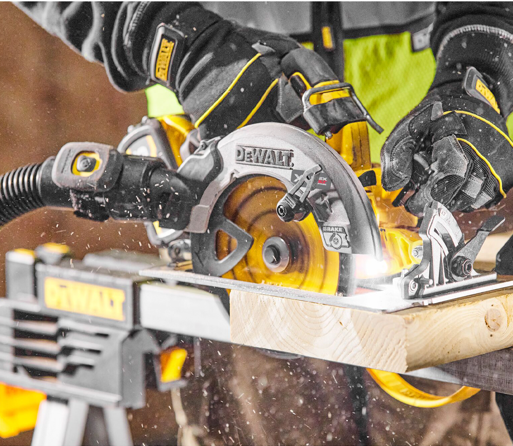 Дисковая пила аккумуляторная (без аккумуляторов) DEWALT DCS573NT 190мм 54В photo 4
