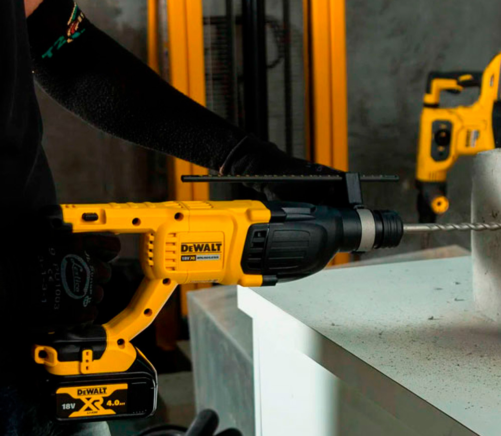 Перфоратор аккумуляторный DEWALT DCH133M1-QW 2.6Дж 18В 4Ач photo 5