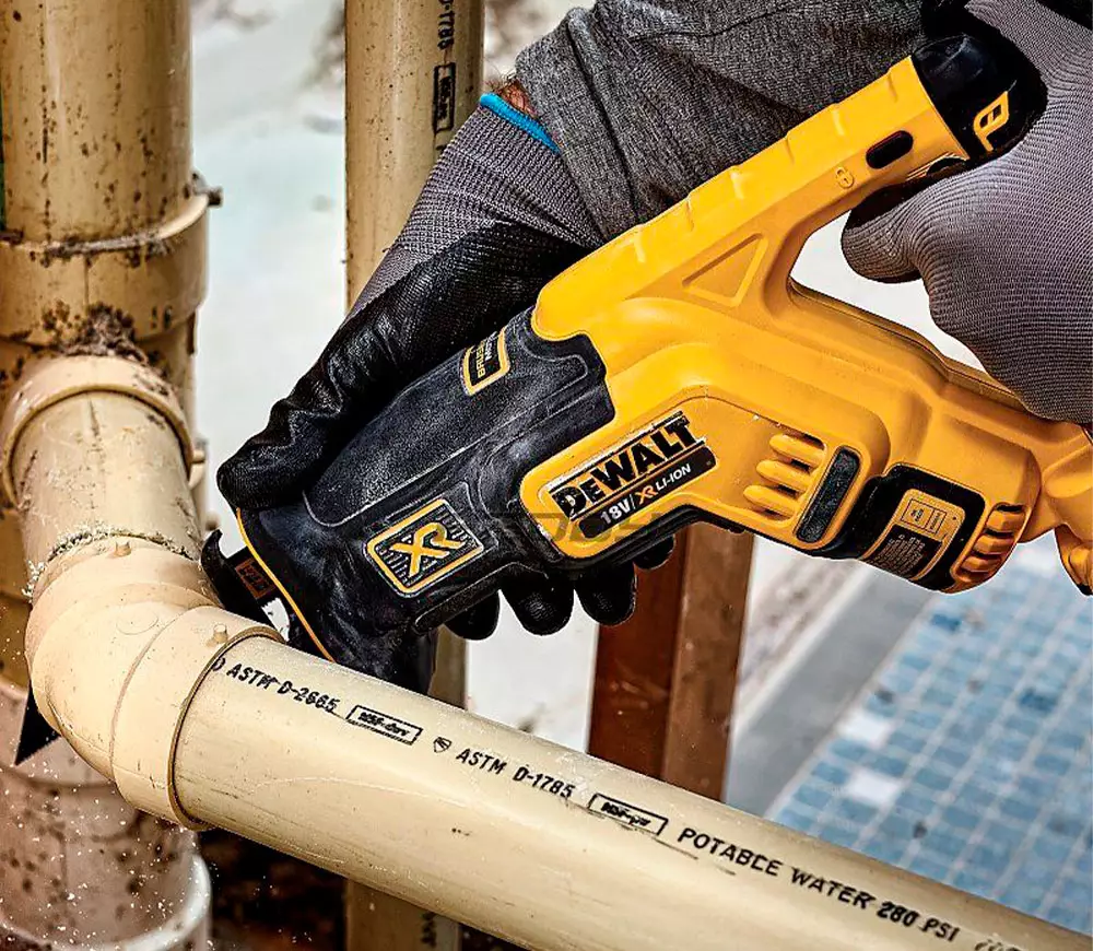 Сабельная пила аккумуляторная DEWALT DCS367P2 18В 5Ач photo 2