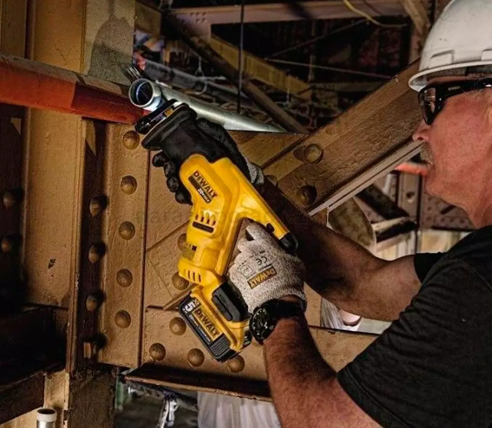 Сабельная пила аккумуляторная DEWALT DCS367P2 18В 5Ач photo 6