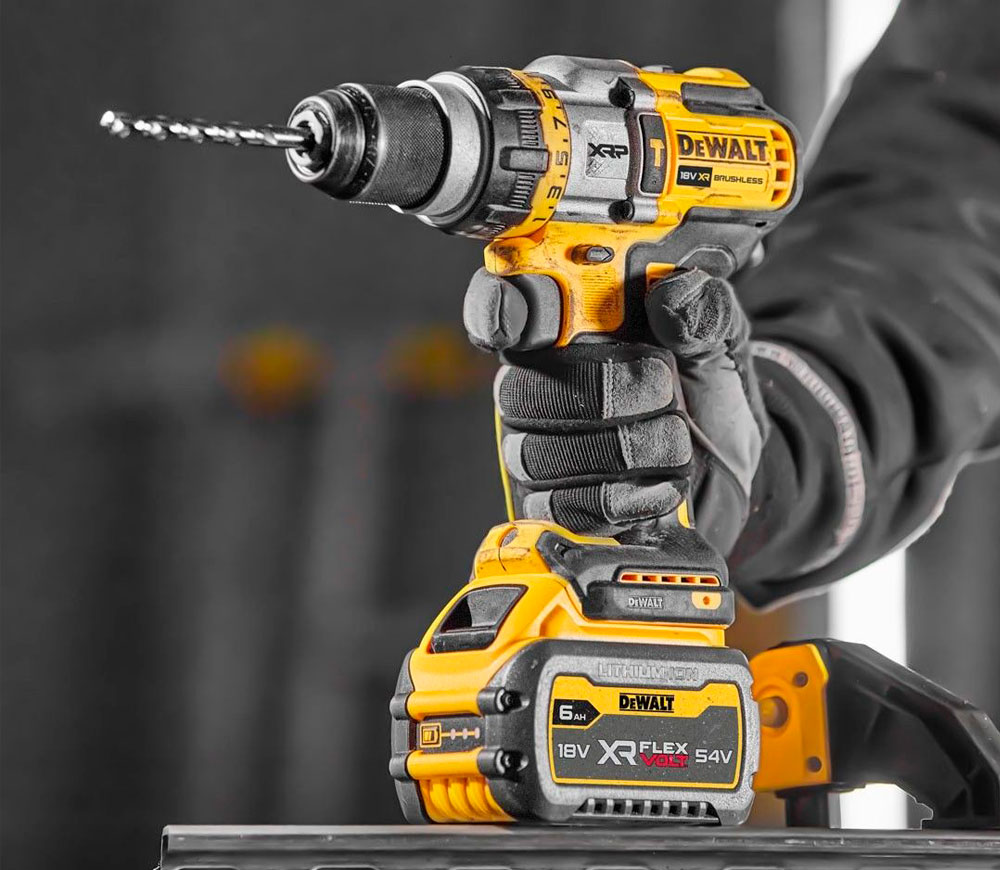 Шуруповерт аккумуляторный DEWALT DCD999T1-QW 18В 6Ач photo 2