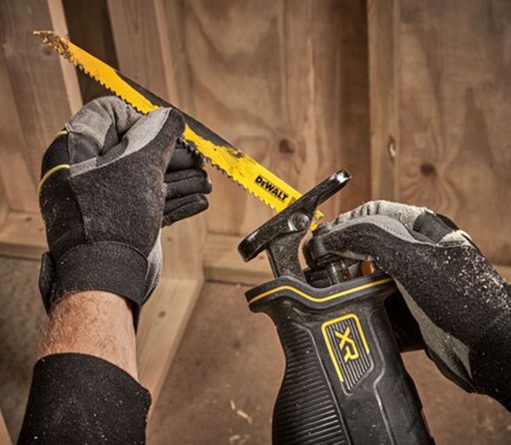 Сабельная пила аккумуляторная (без аккумуляторов) DEWALT DCS382N-XJ 18В photo 3