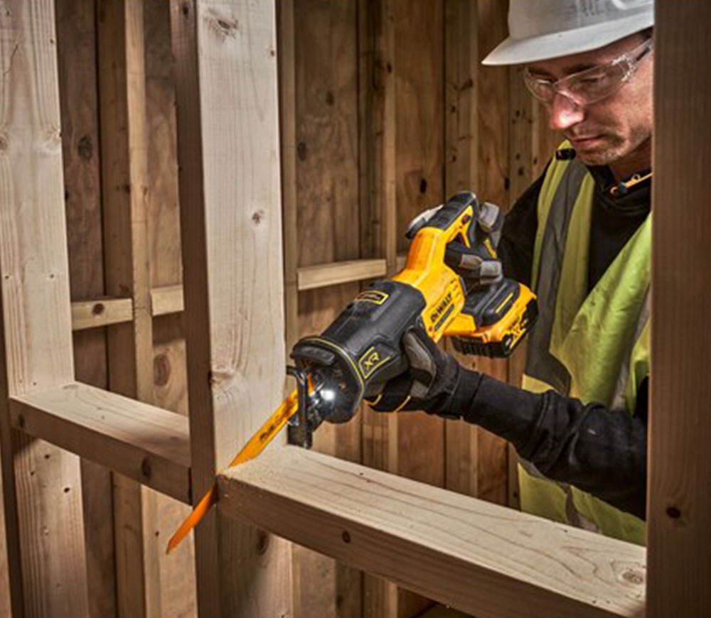 Сабельная пила аккумуляторная (без аккумуляторов) DEWALT DCS382N-XJ 18В photo 4