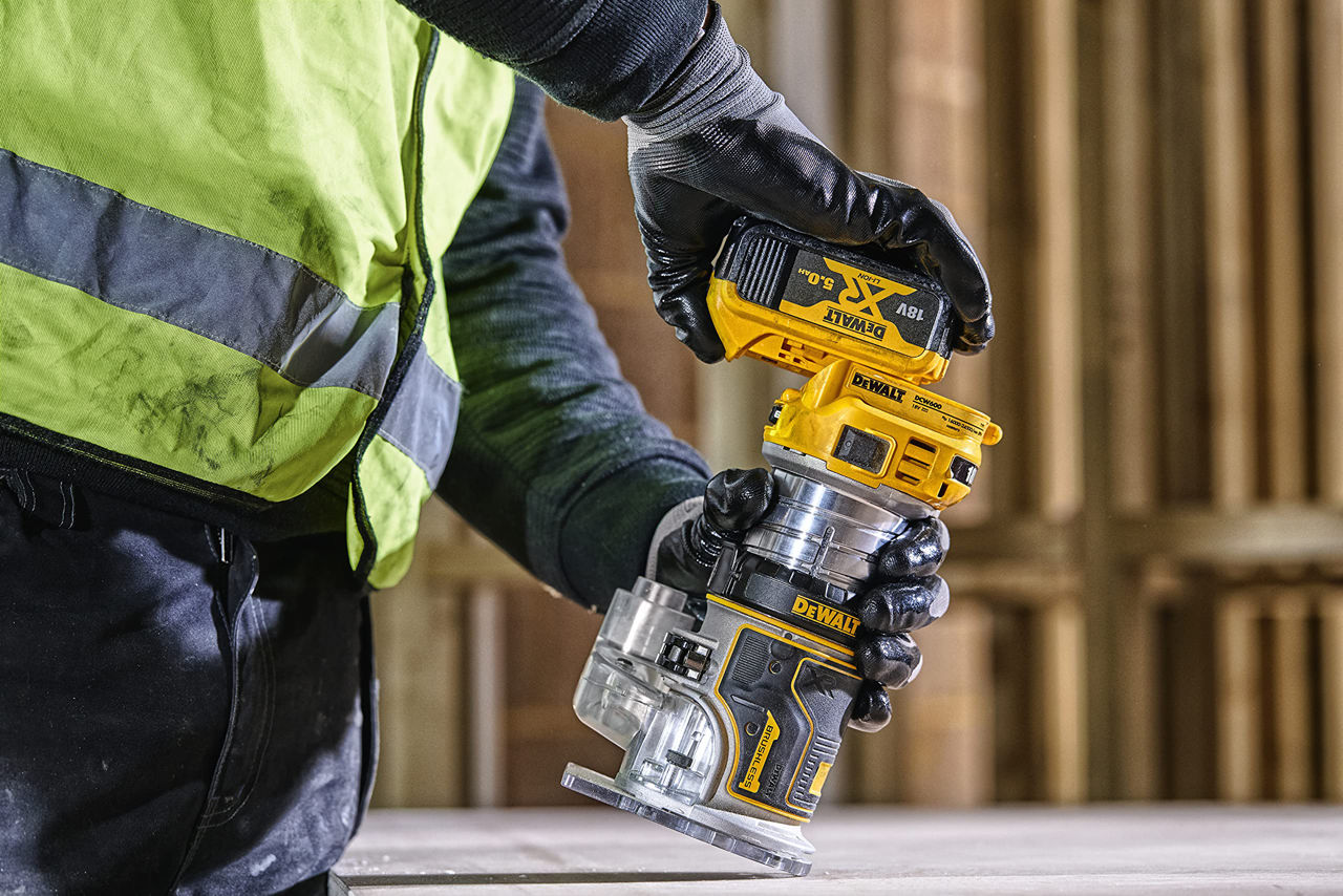 Фрезер аккумуляторный (без аккумуляторов) DEWALT DCW604NT-XJ 30мм 18В photo 5