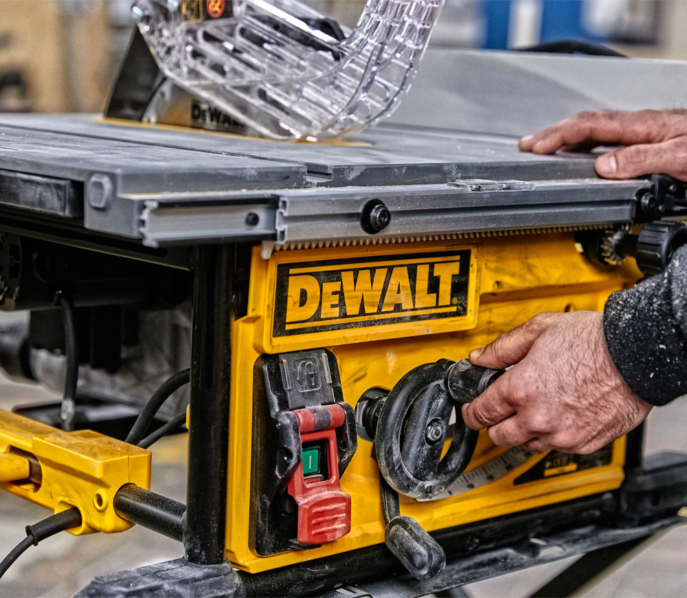 Торцовочная пила DEWALT DWE7492 2000вт 250мм photo 3
