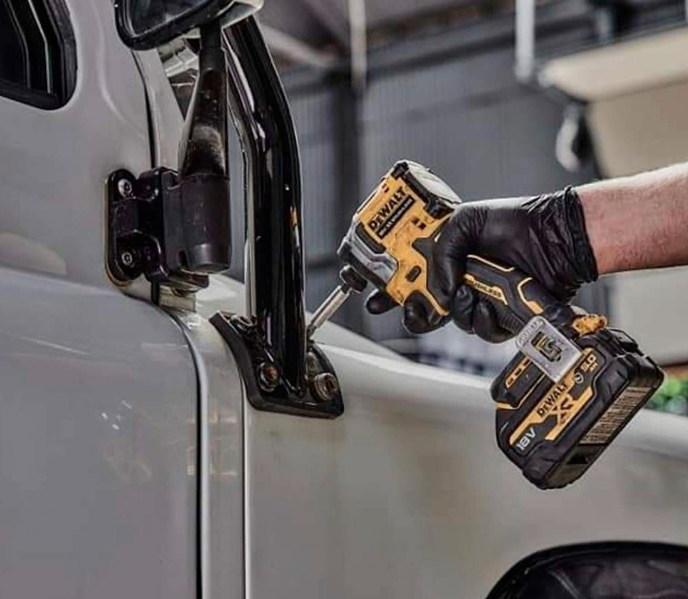 Шуруповерт аккумуляторный DEWALT DCF850P2T-QW 18В 5Ач photo 2