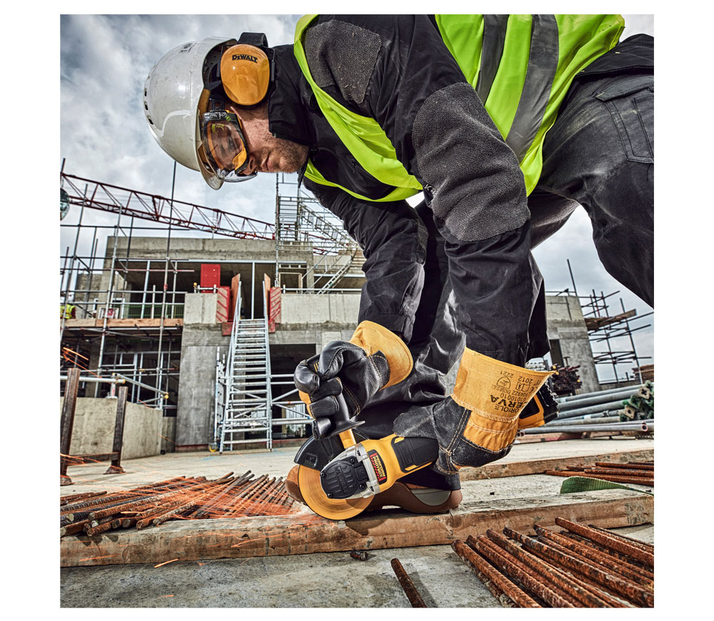 Угловая шлифмашина аккумуляторная DEWALT DCG405P3 125мм 18В 5Ач photo 5