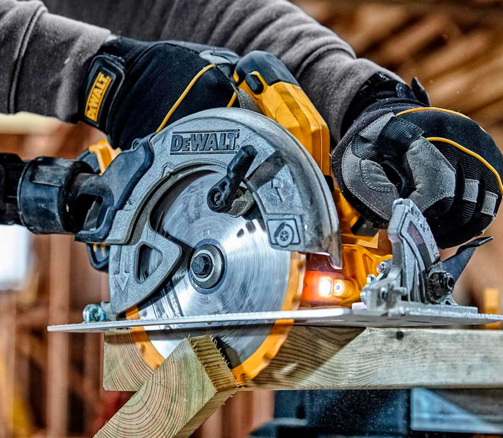 Дисковая пила аккумуляторная (без аккумуляторов) DEWALT DCS570NT 184мм 18В photo 3