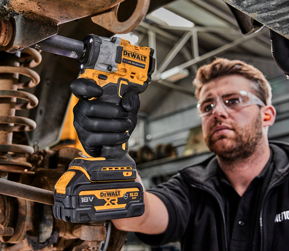 Гайковерт аккумуляторный DEWALT DCF921N-XJ 18В photo 3