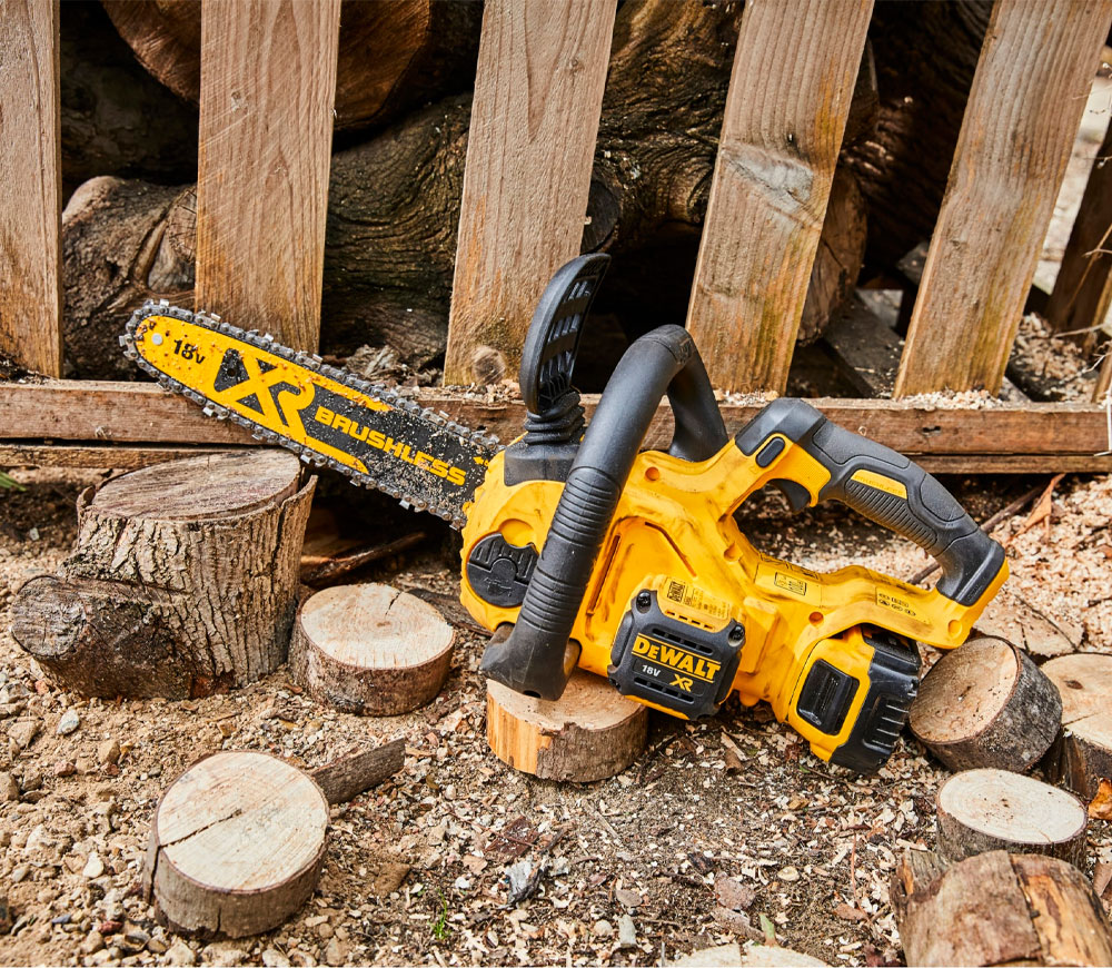 Цепная пила аккумуляторная DEWALT DCM565P1 300мм 18В 5Ач photo 3