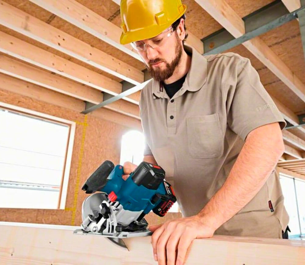 Дисковая пила аккумуляторная BOSCH GKS 18V 165мм 18В 4Ач photo 2
