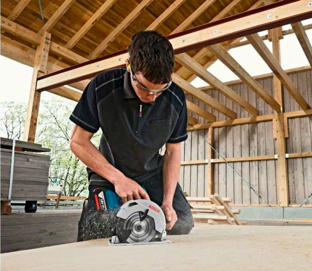 Дисковая пила аккумуляторная BOSCH GKS 18V 165мм 18В 4Ач photo 4