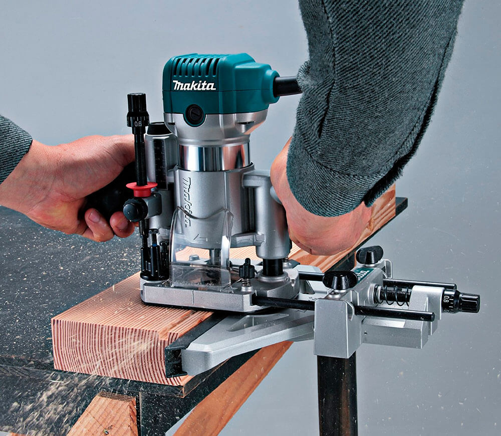Mașină de frezat MAKITA RT0702CX2 710w photo 8