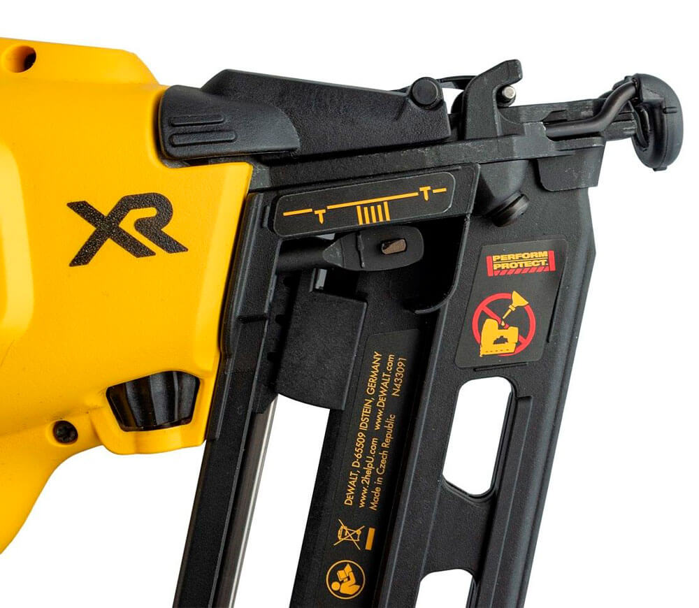 Гвоздезабиватель аккумуляторный (без аккумуляторов) DEWALT DCN660N 18В photo 3