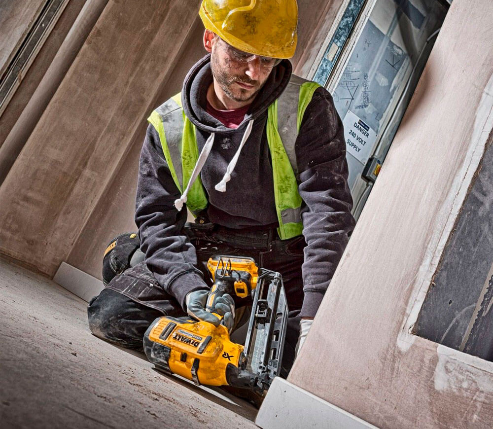 Гвоздезабиватель аккумуляторный (без аккумуляторов) DEWALT DCN660N 18В photo 4