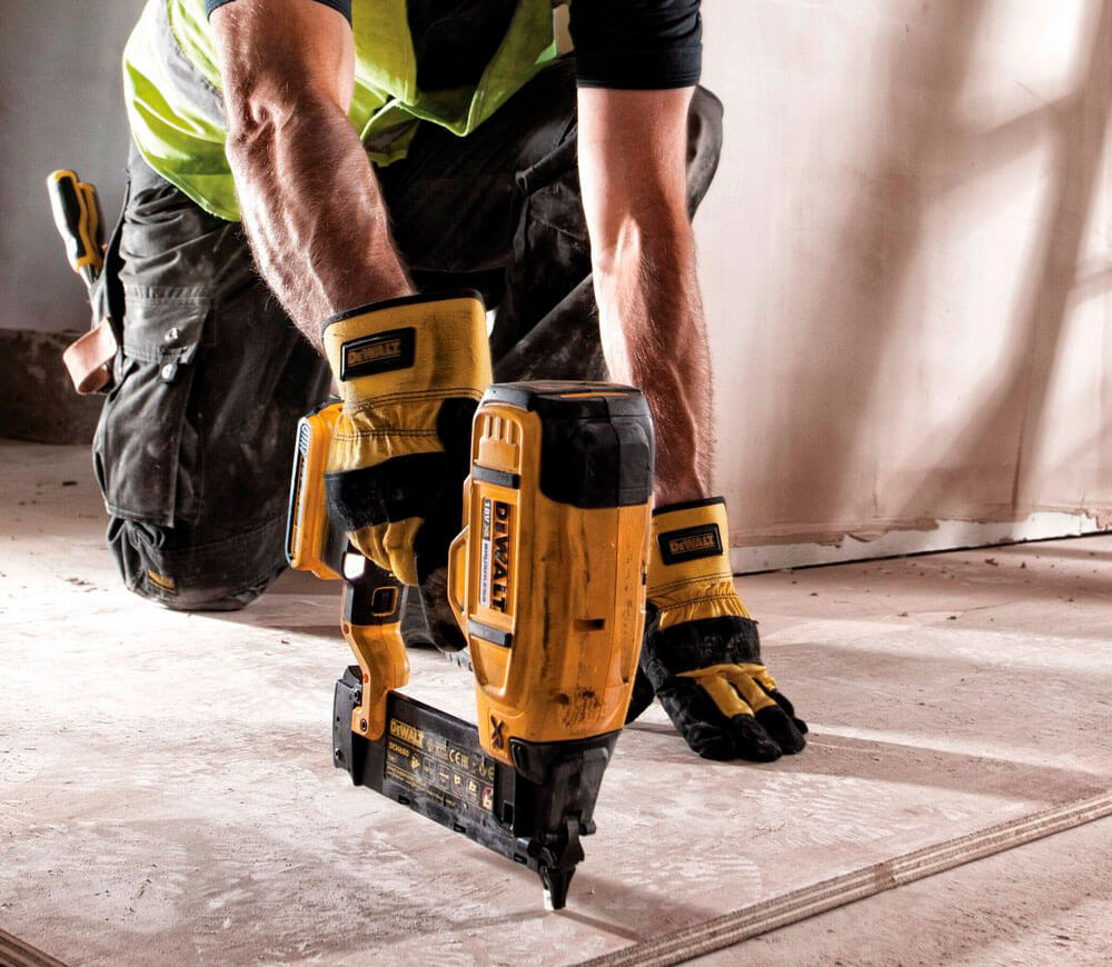 Гвоздезабиватель аккумуляторный (без аккумуляторов) DEWALT DCN680N-XJ 18В photo 7