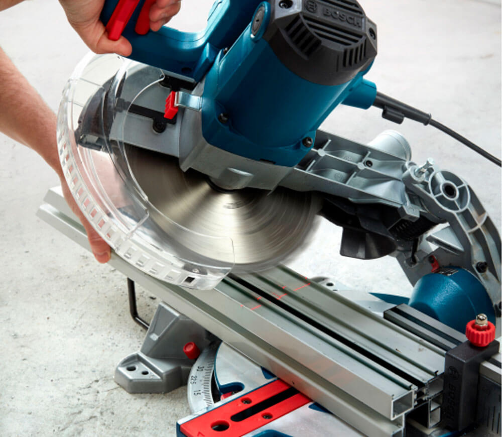 Торцовочная пила BOSCH GCM 216 1300вт 216мм photo 3