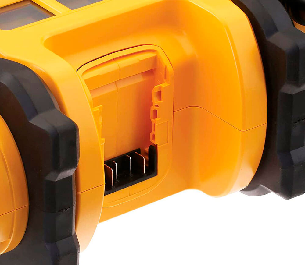 Автокомпрессор с аккумулятором DEWALT DCC018N 6.2бар 0.6л/мин photo 3