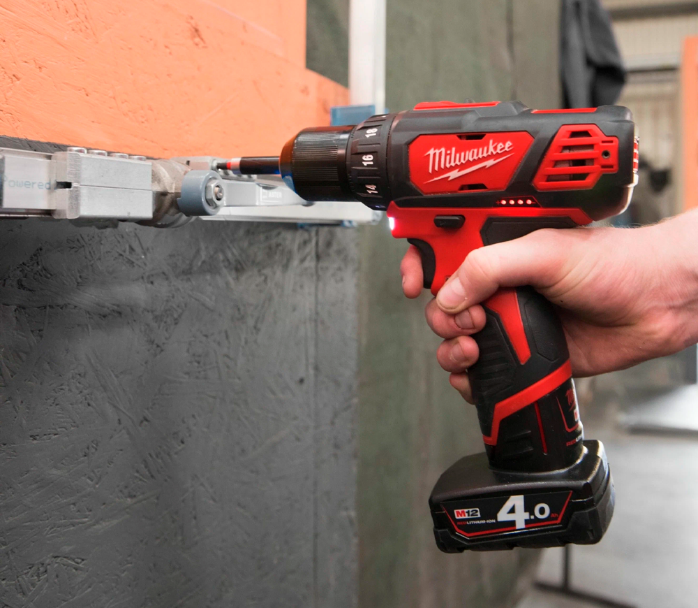 Mașină de înșurubat cu acumulator MILWAUKEE M12BDD-202C 4933441915 12V 2Ah photo 1