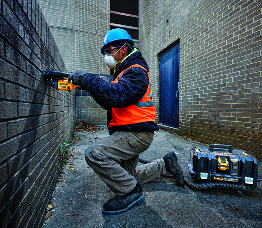 Угловая шлифмашина аккумуляторная (без аккумуляторов) DEWALT DCG418N-XJ 125мм 54В photo 1