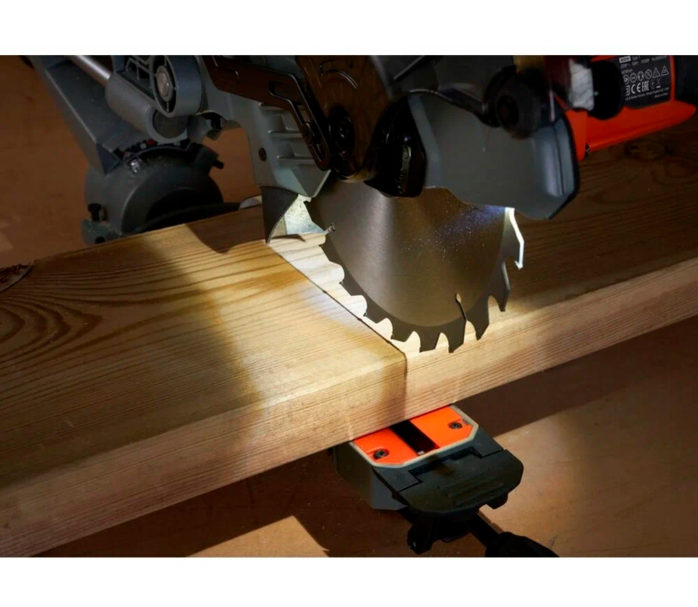 Торцовочная пила BLACK&DECKER BES700-QS 1600вт 216мм photo 4
