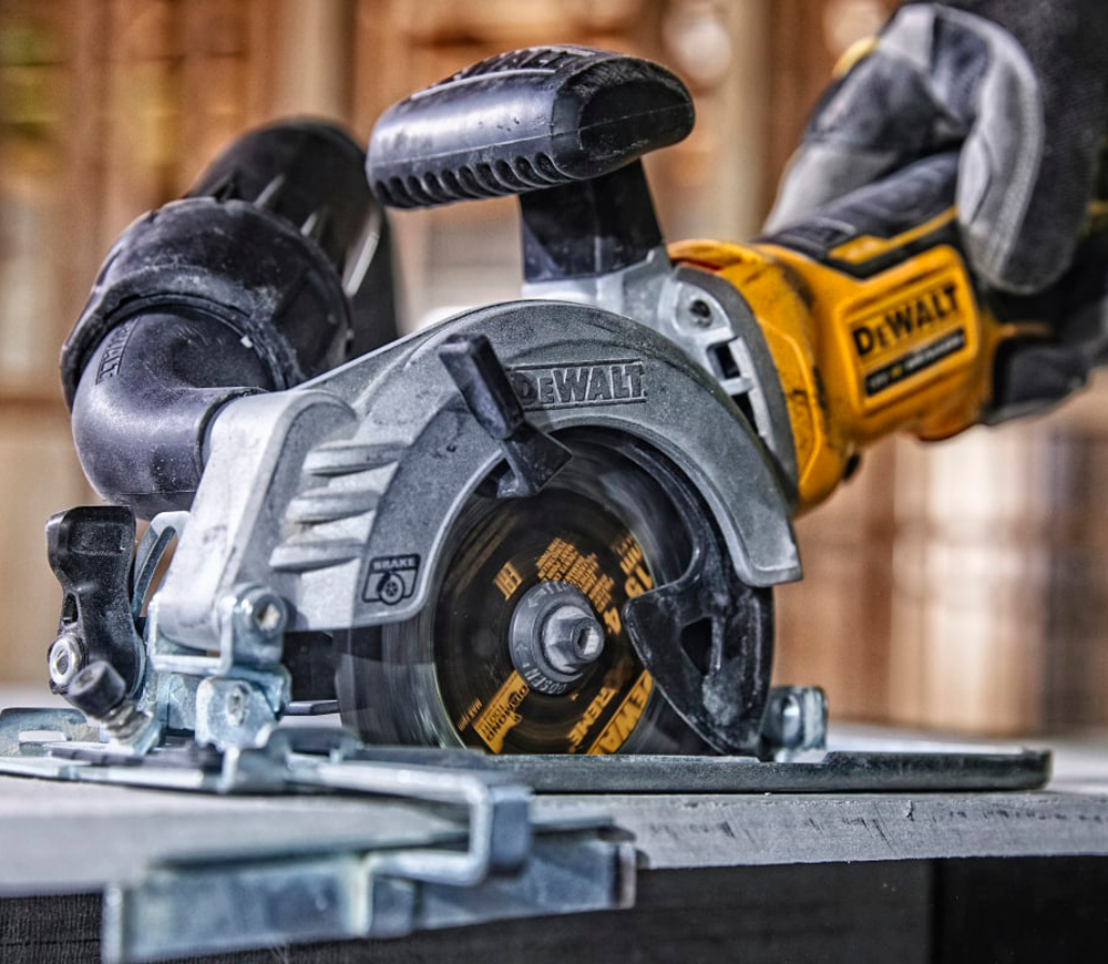 Дисковая пила аккумуляторная (без аккумуляторов) DEWALT DCS571NT 115мм 18В photo 3