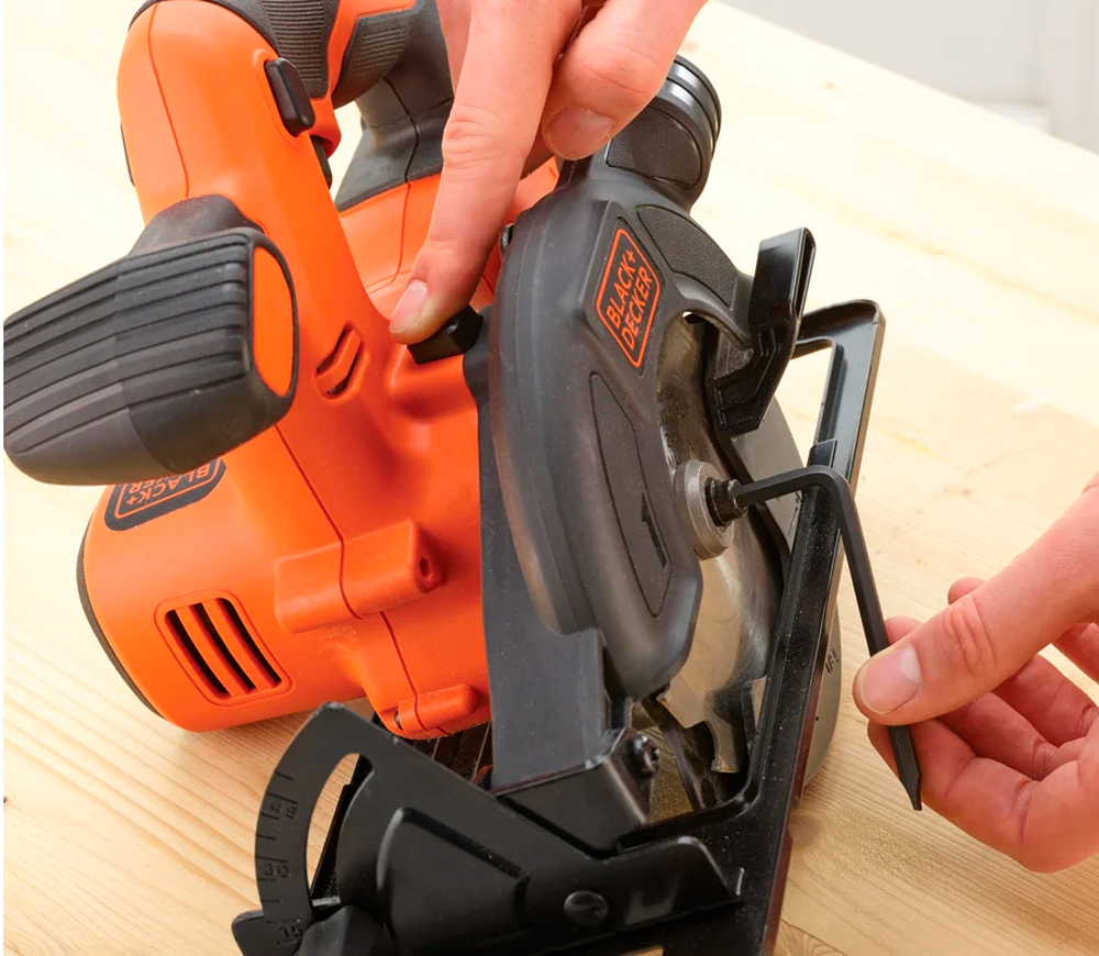 Дисковая пила аккумуляторная (без АКБ) BLACK&DECKER BDCCS18N-QW 140мм 18В photo 2