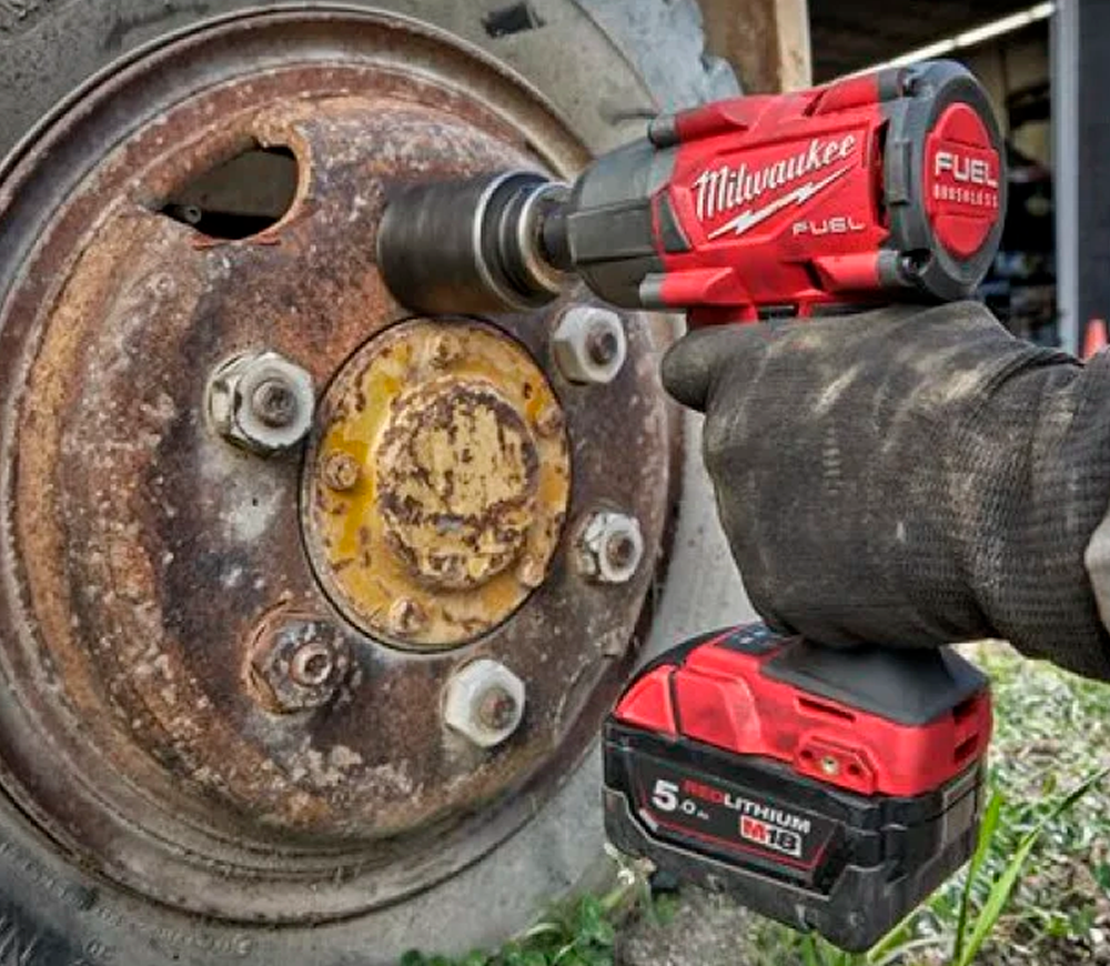 Гайковерт аккумуляторный (без АКБ) MILWAUKEE M18 FMTIW2F12-0X 881Нм photo 2