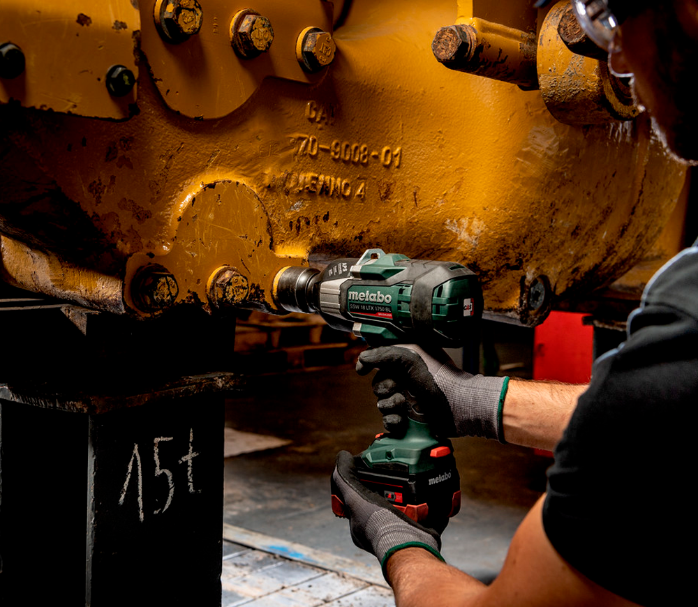 Гайковерт аккумуляторный (без АКБ) METABO SSW 18 LTX 1750 BL 1750Нм photo 1