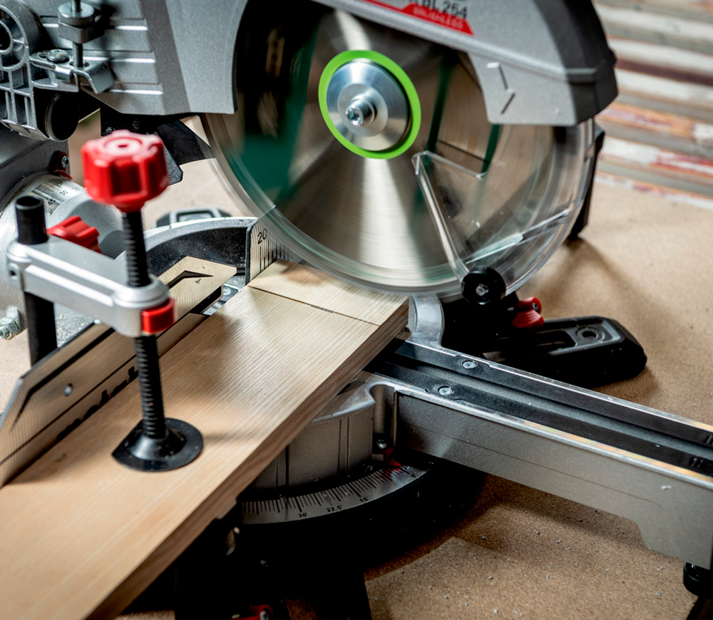 Торцовочная пила аккумуляторная METABO KGS 18 LTX BL 254 18В 4Ач 254мм photo 4