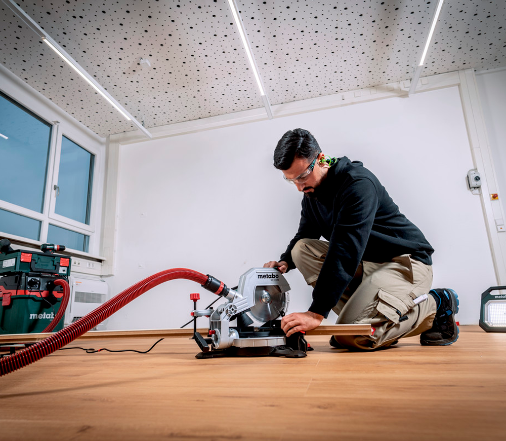 Торцовочная пила METABO KS 216 M 1100вт 216мм photo 1