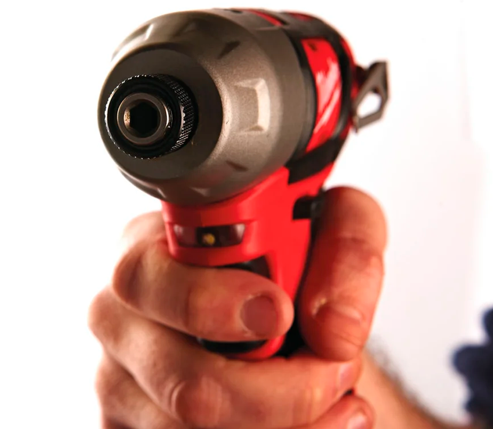 Șurubelnița cu acumulator MILWAUKEE M12 BID-202C 12V 2Ah photo 0