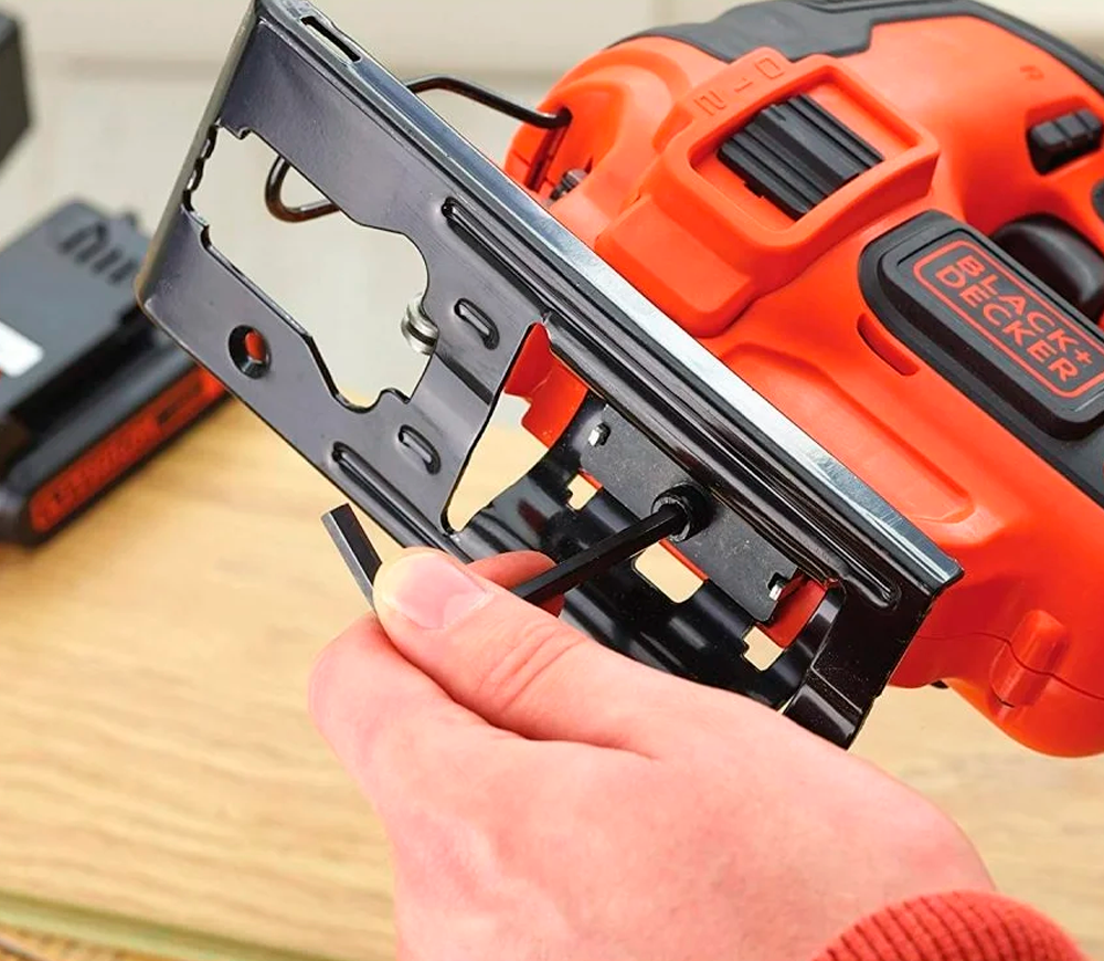Лобзик аккумуляторный (без АКБ) BLACK&DECKER BDCJS18N-XJ 18В photo 0