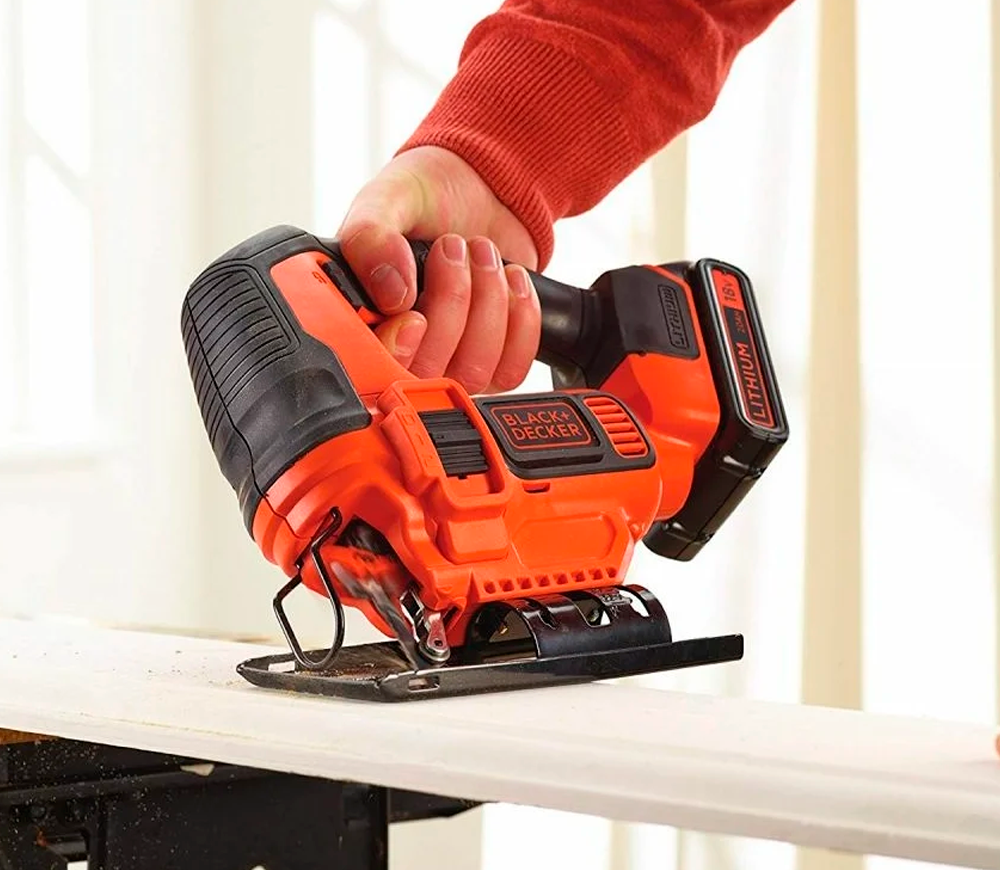 Лобзик аккумуляторный (без АКБ) BLACK&DECKER BDCJS18N-XJ 18В photo 1