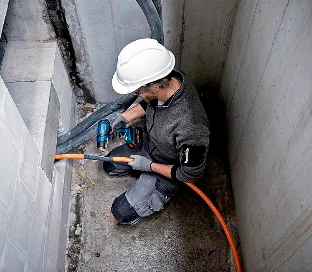 Suflantă de aer cald cu acum. (fără bat) BOSCH GHG 18V-50 500°C photo 2