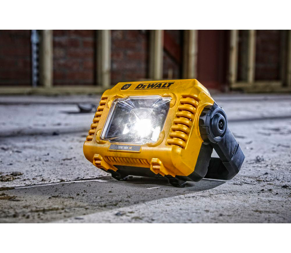 Lanternă construcții cu acumulator (fără bat) DEWALT DCL077-XJ 2000lm 18V photo 3