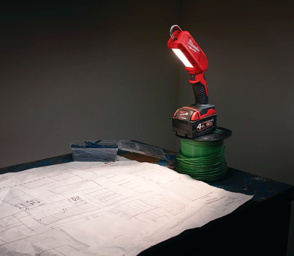 Фонарь строительный аккумуляторный MILWAUKEE M18IL-0 130/300 18В photo 4
