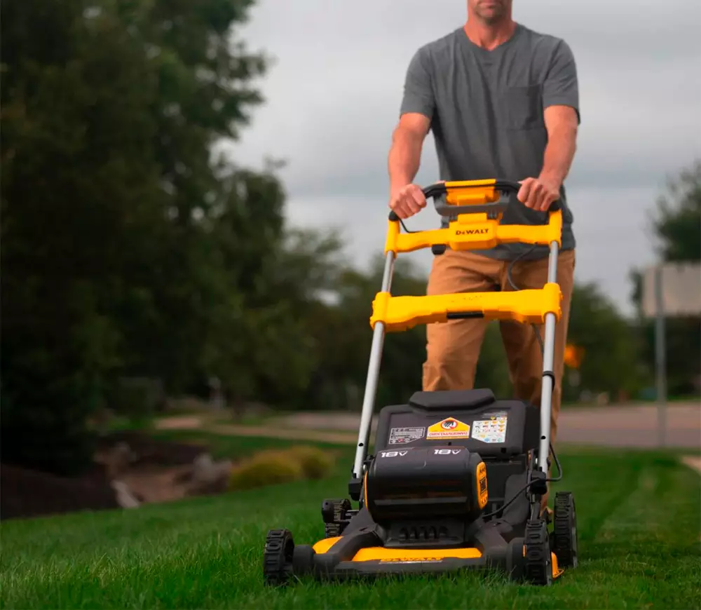 Mașină de tuns gazonul cu acumulator DEWALT DCMWSP156W2-QW 530mm 2x18V 8Ah photo 5