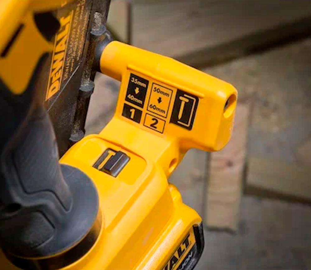 Нейлер аккумуляторный DEWALT DCN693P2 120уд/мин 18В 5Ач photo 2