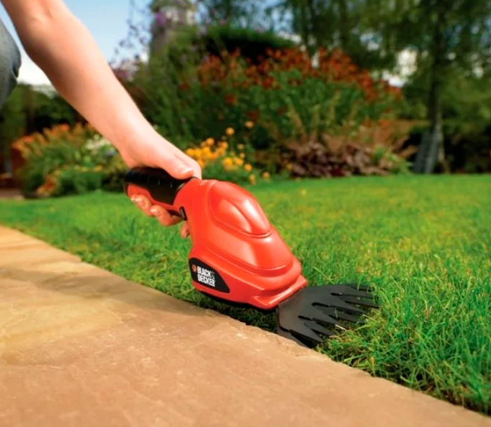 Кусторез-ножницы аккумуляторные BLACK&DECKER GSL200-QW 100мм 3.6В 1.1Ач photo 1