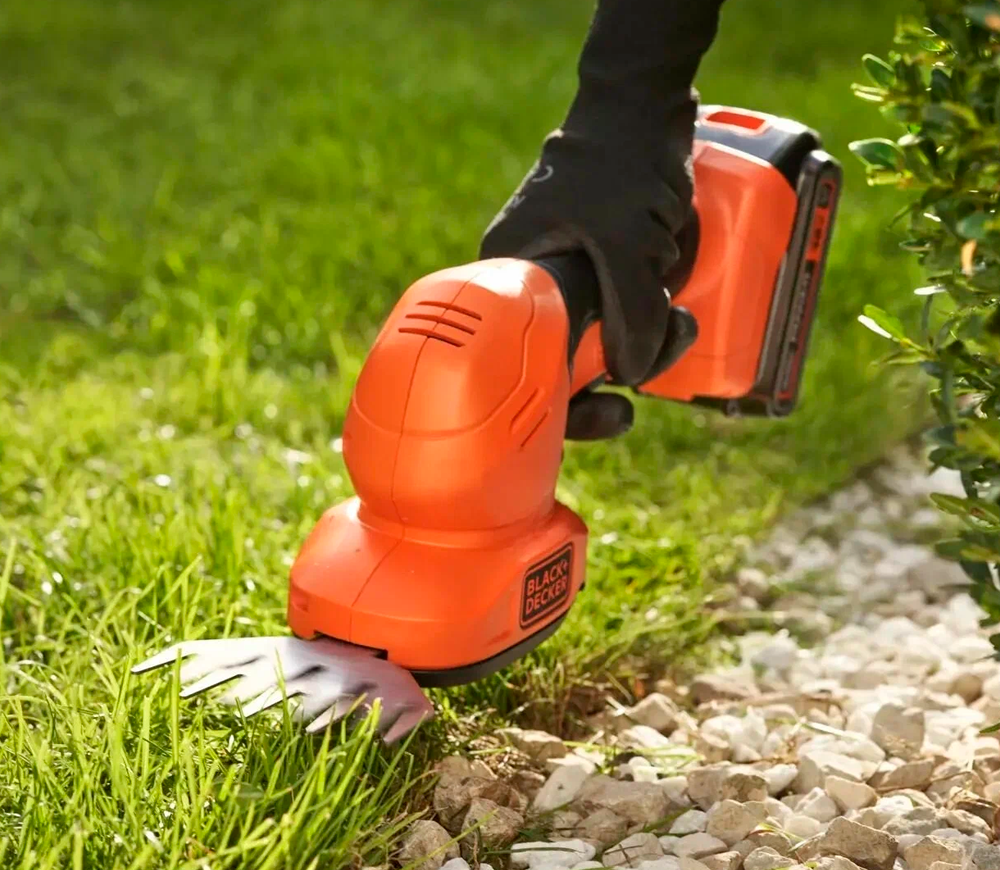 Кусторез аккумуляторный BLACK&DECKER BCSS18D1 200мм 18В 2Ач photo 4