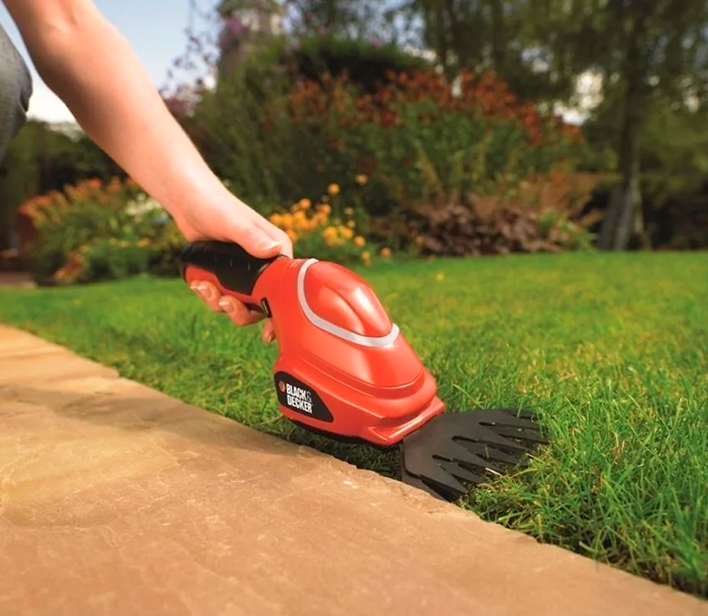 Кусторез аккумуляторный BLACK&DECKER GSL700KIT-QW 150мм 7В 1.5Ач photo 1