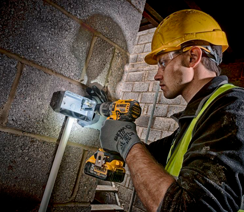 Набор аккумуляторных инструментов DEWALT DCK384P2T 18В 5Ач photo 3