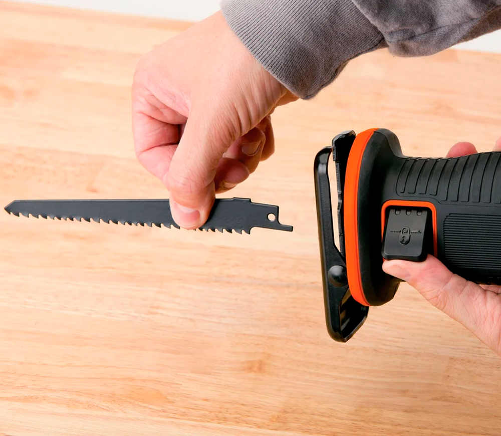 Сабельная пила аккумуляторная (без АКБ) BLACK&DECKER BDCR18N 18В photo 3