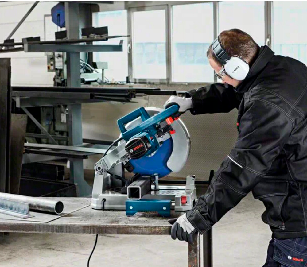 Абразивно-отрезной станок по металлу BOSCH GCD 12 JL 2000вт 305мм photo 0