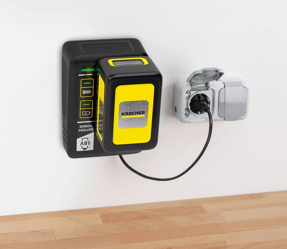 Набор зарядное устройство + аккумулятор KARCHER 2.445-063.0 55вт 18В 2.5A 5Ач photo 1