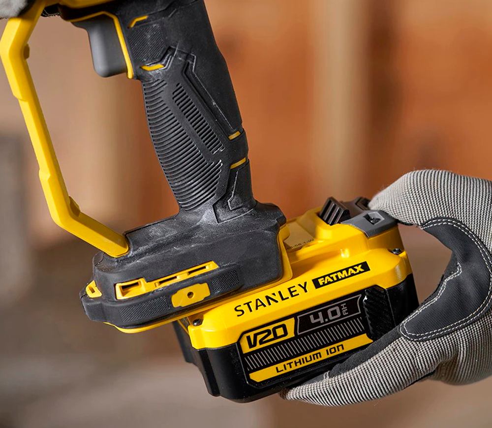 Угловая шлифмашина аккумуляторная STANLEY SFMCG400M2K-QW 125мм 18В 4Ач photo 2