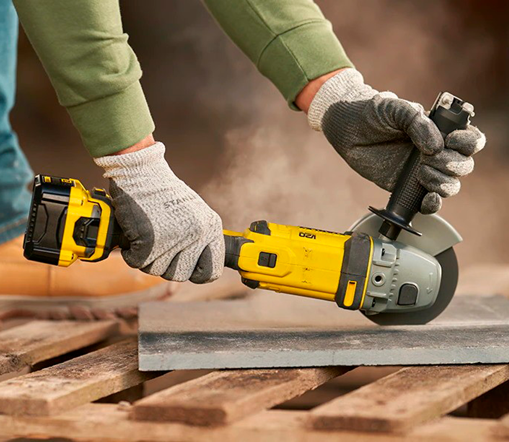 Угловая шлифмашина аккумуляторная STANLEY SFMCG400M2K-QW 125мм 18В 4Ач photo 5