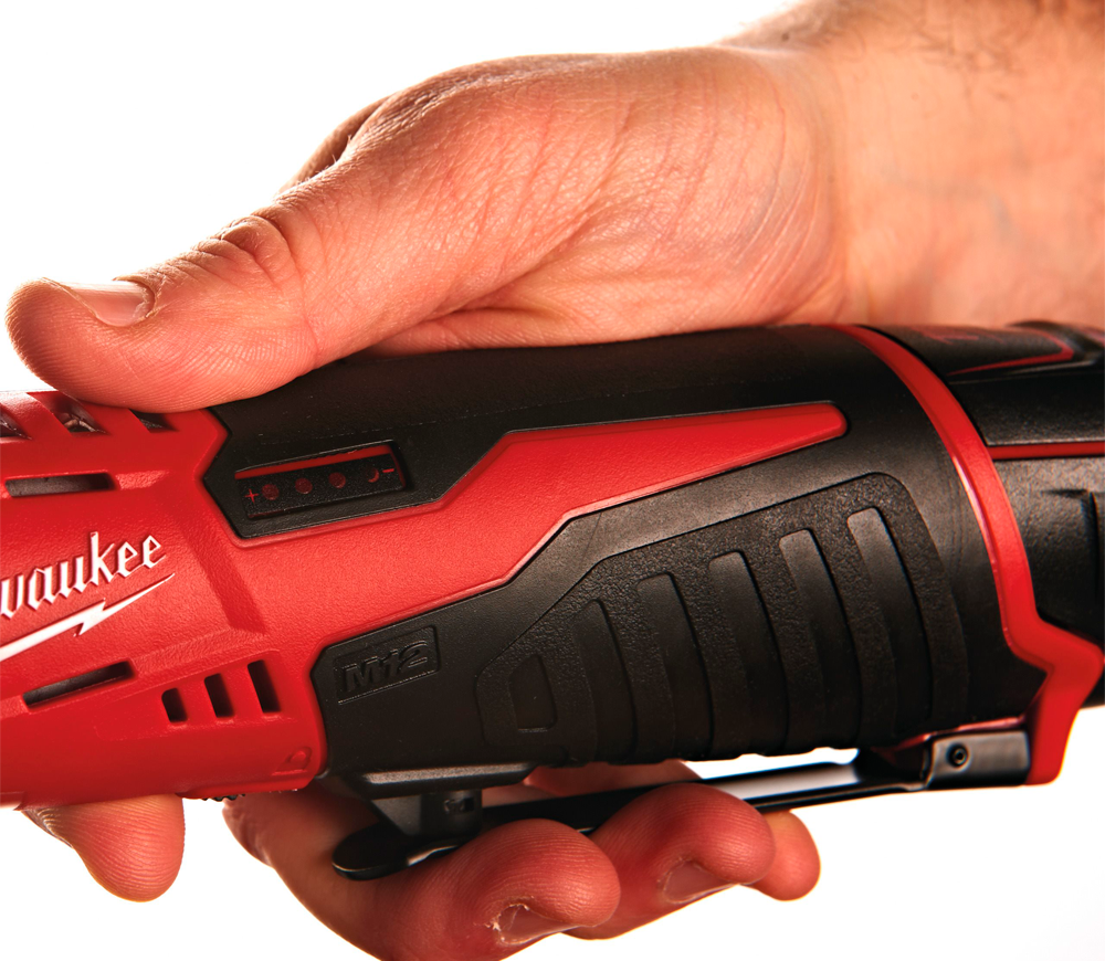 Трещотка аккумуляторная 18В 2Ач MILWAUKEE M12 IR-201B 3/8 47Нм photo 1